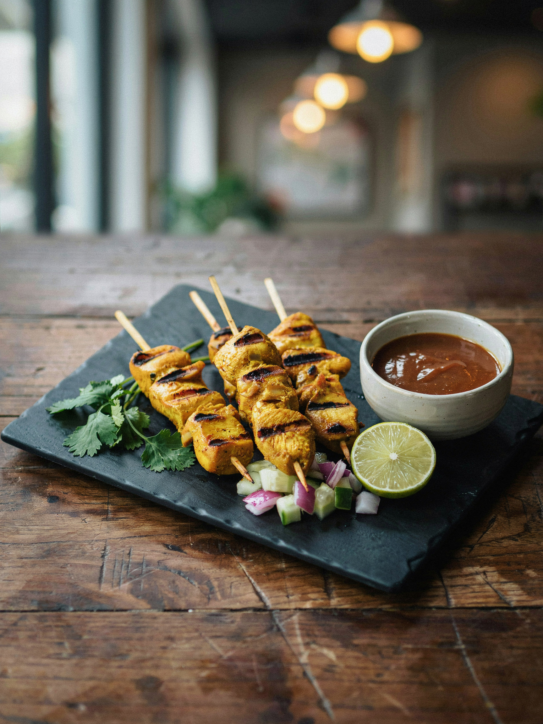 Куриный сатай с арахисовым соусом (Satay gai)