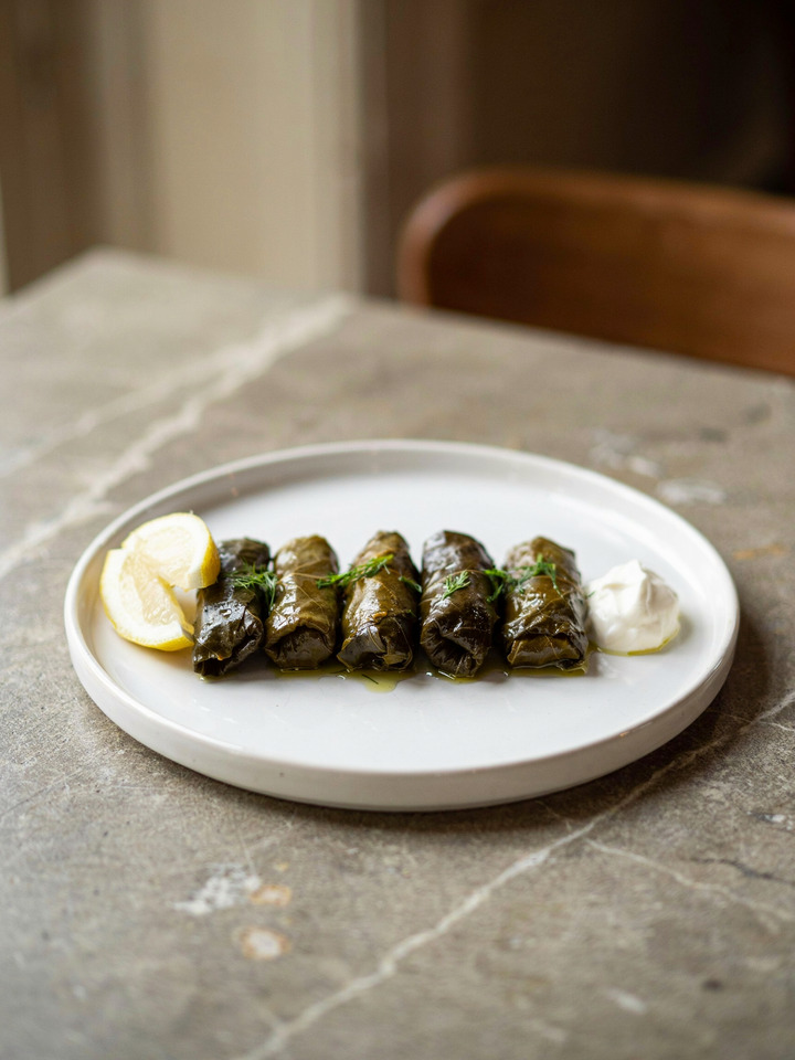 Сарма из виноградных листьев с рисом (Zeytinyağlı yaprak sarma)