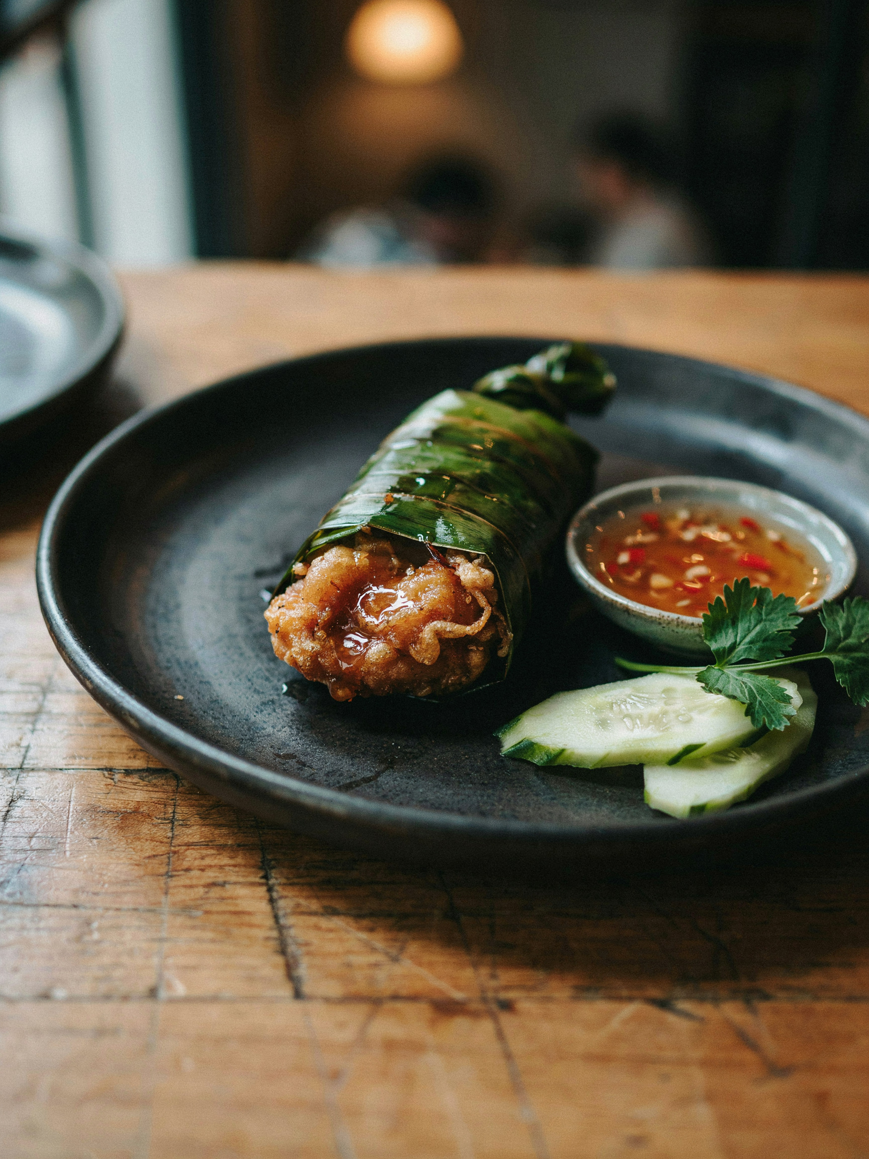 Курица в листьях пандан (Ayam pandan)