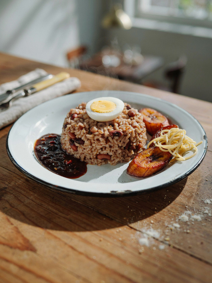 Ваакье, рис с бобами (Waakye)