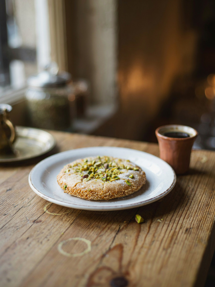 Баразек, сирийское кунжутное печенье с фисташками (Barazek)