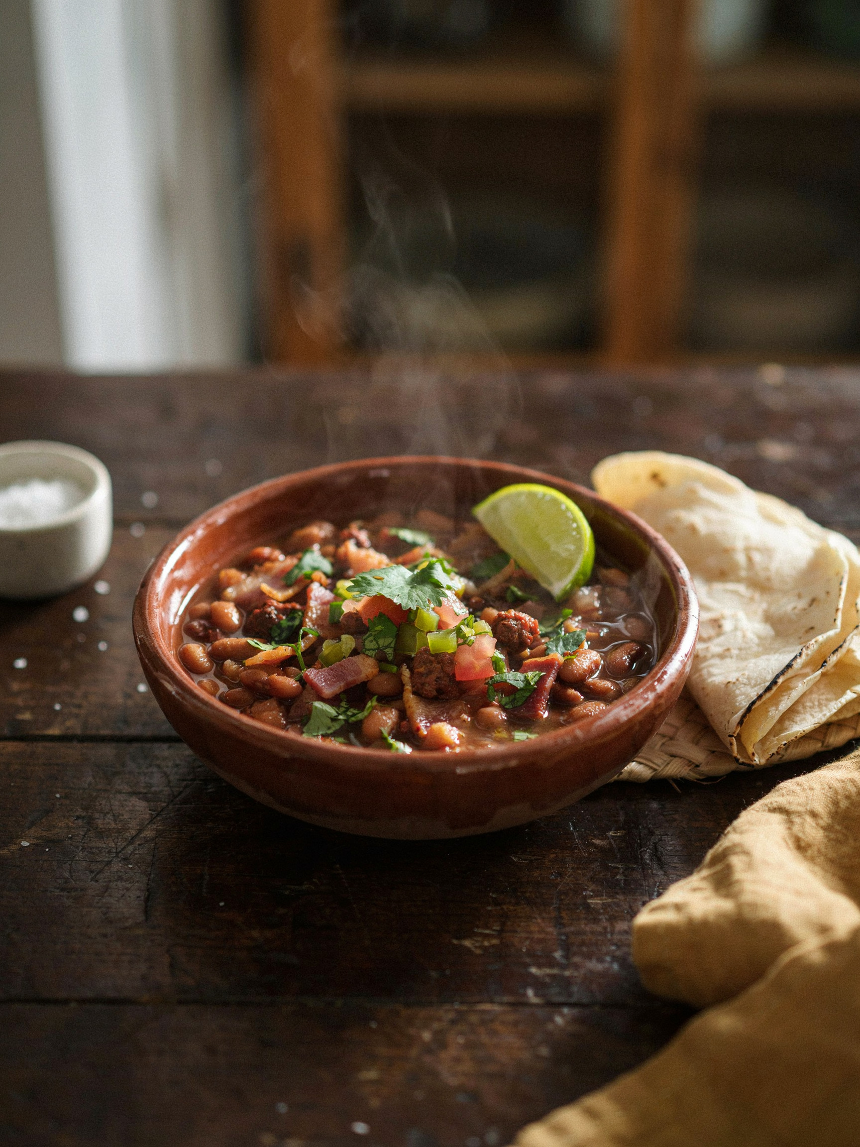 Фрихолес чаррос (Frijoles charros)