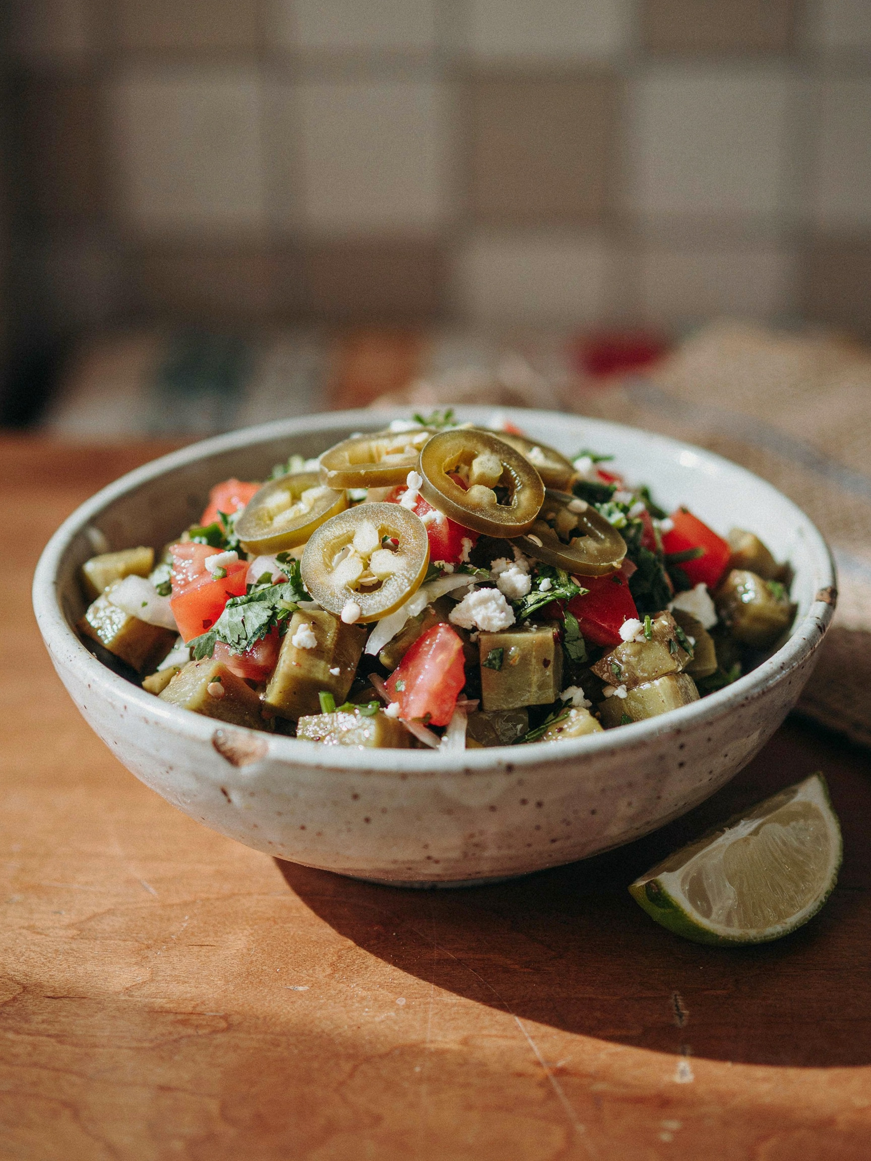 Салат из кактуса нопалес (Ensalada de nopales)